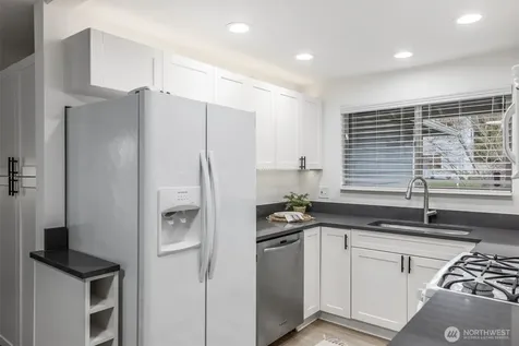 10009 161st Avenue NE Redmond WA 98052