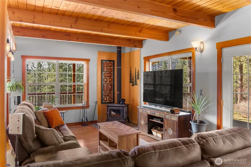 26 Smith Canyon Road Carlton WA 98814