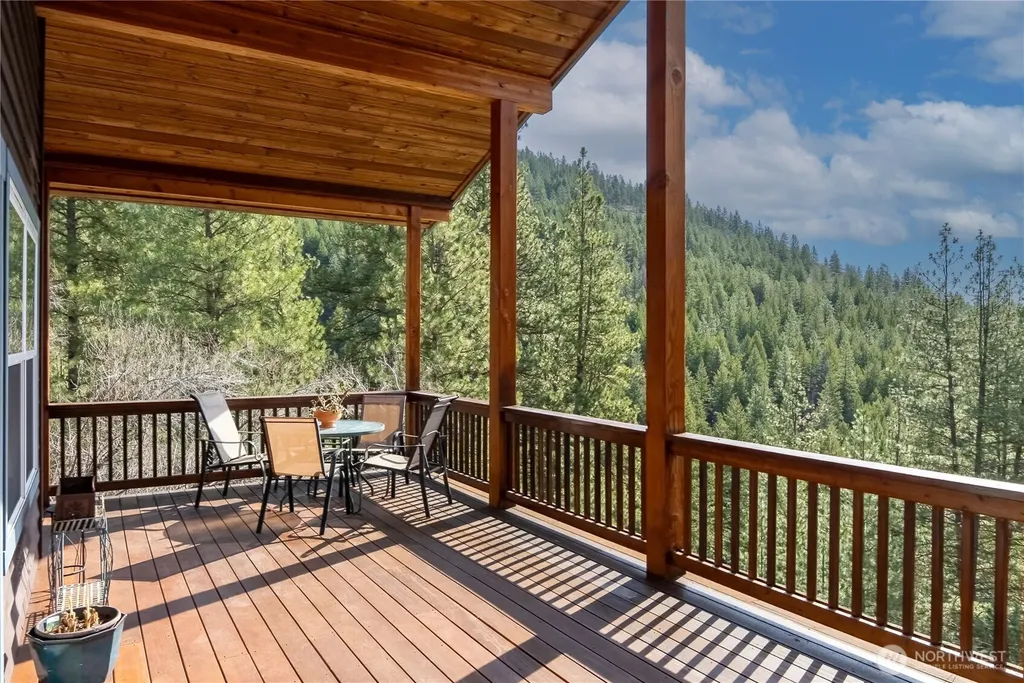 26 Smith Canyon Road Carlton WA 98814