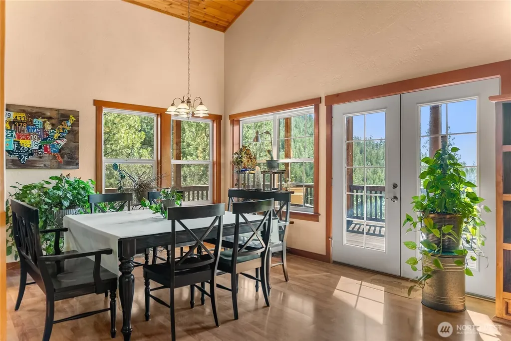 26 Smith Canyon Road Carlton WA 98814