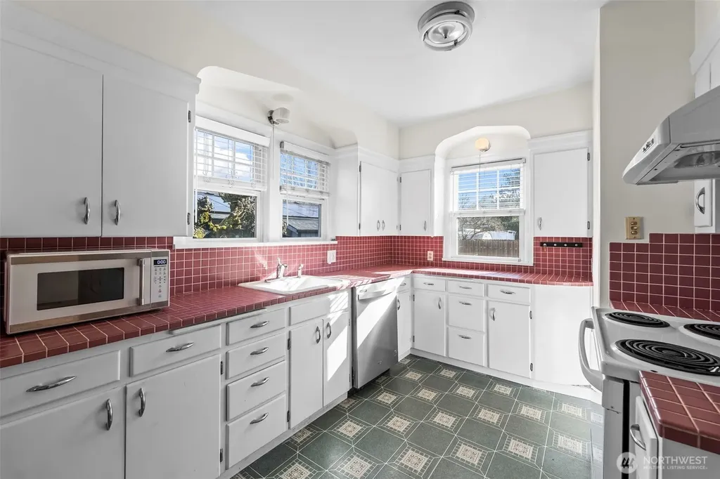 327 5th Street SW Puyallup WA 98371