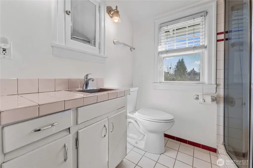 327 5th Street SW Puyallup WA 98371