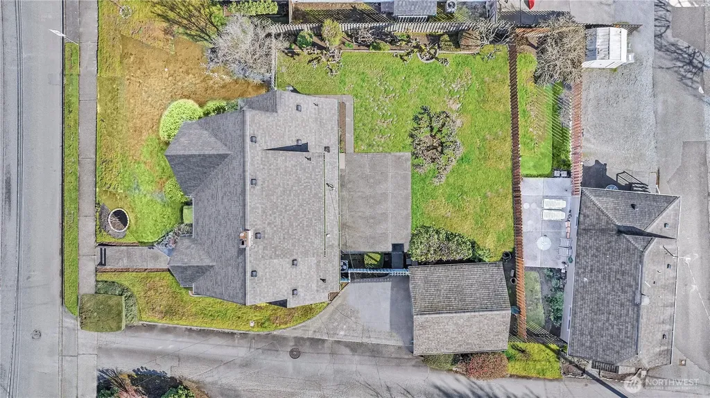 327 5th Street SW Puyallup WA 98371