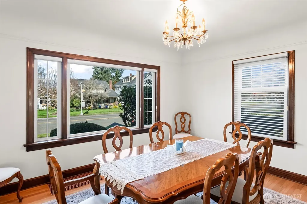 327 5th Street SW Puyallup WA 98371