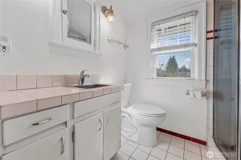 327 5th Street SW Puyallup WA 98371