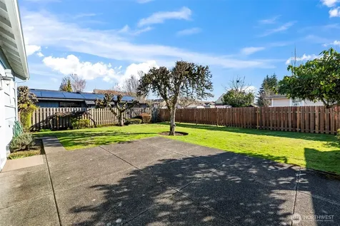 327 5th Street SW Puyallup WA 98371