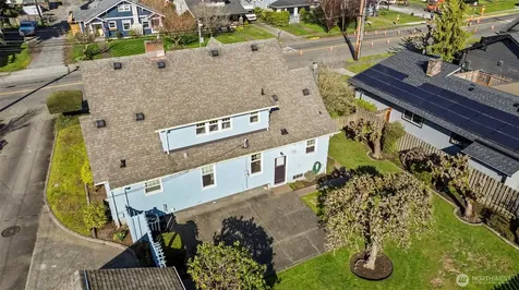 327 5th Street SW Puyallup WA 98371