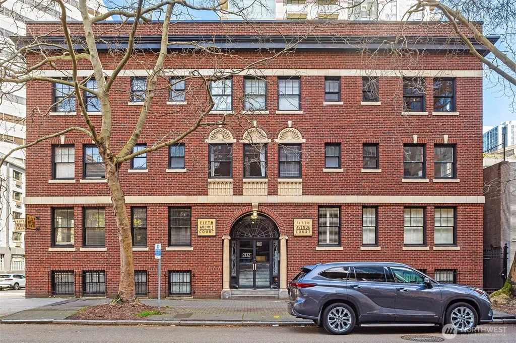 2132 5th Avenue Seattle WA 98121