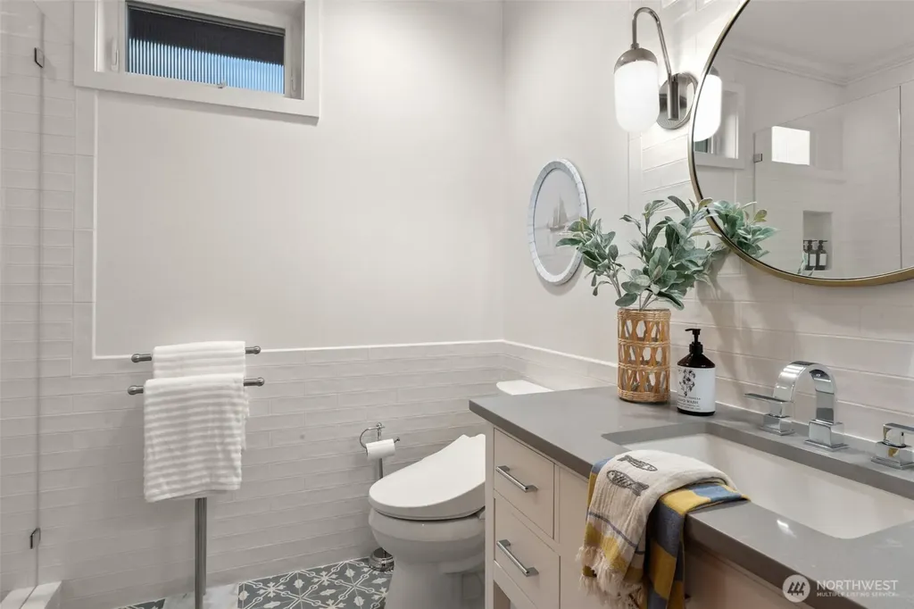 9 SW Three Tree Point Lane Burien WA 98166