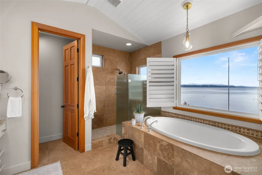 9 SW Three Tree Point Lane Burien WA 98166