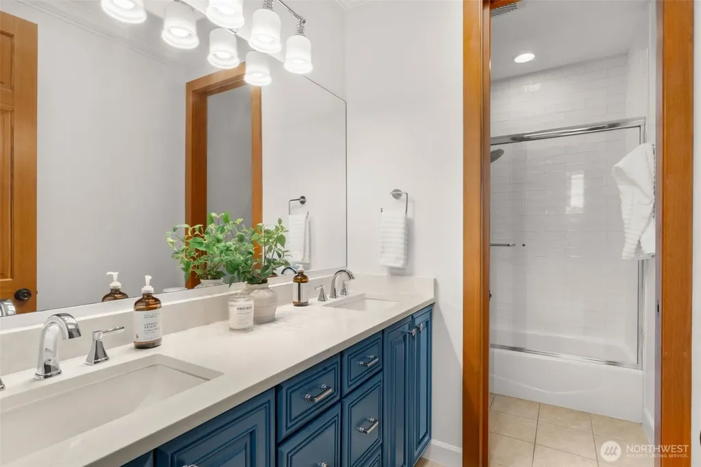 9 SW Three Tree Point Lane Burien WA 98166