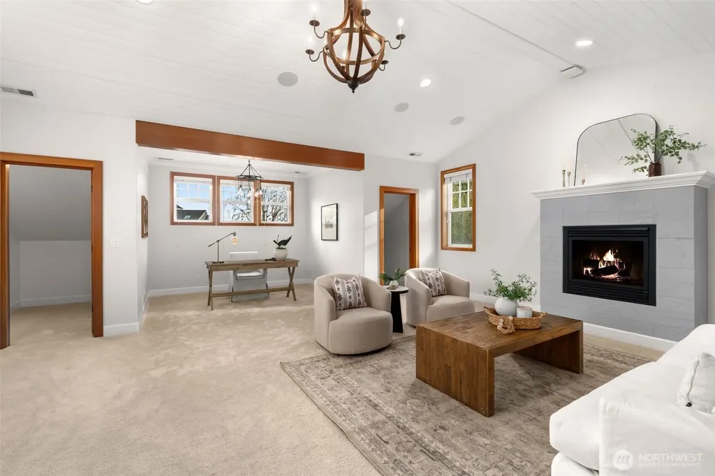 9 SW Three Tree Point Lane Burien WA 98166