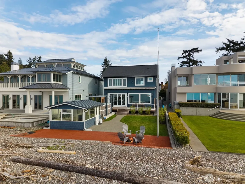 9 SW Three Tree Point Lane Burien WA 98166