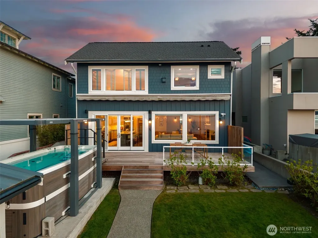 9 SW Three Tree Point Lane Burien WA 98166