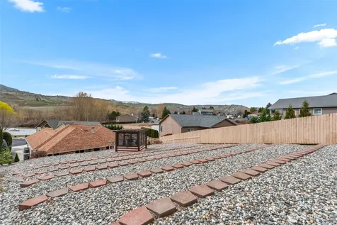 48 Luther Court Malaga WA 98828