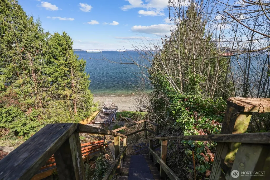 1679 Miracle Mile Drive E Port Orchard WA 98366