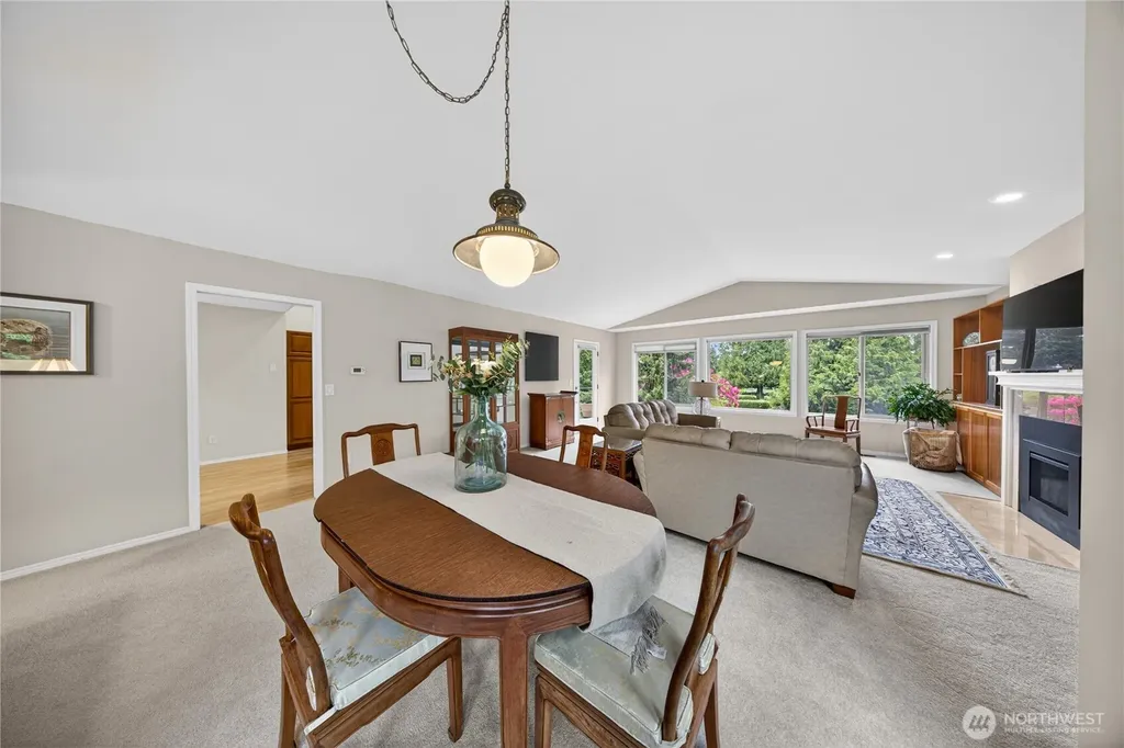 2010 Creekside Lane Anacortes WA 98221