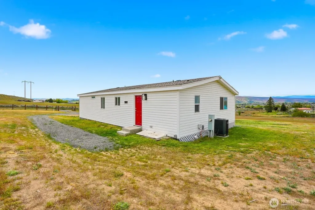 671 Hull Road Selah WA 98942