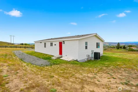 671 Hull Road Selah WA 98942
