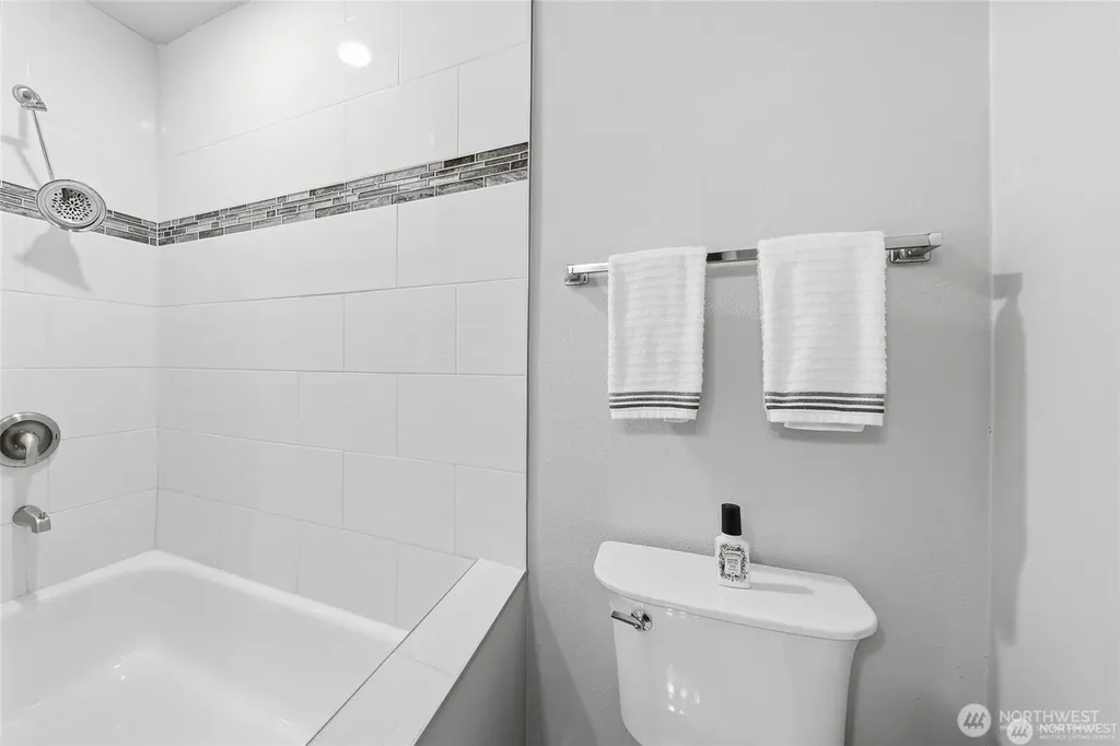 1940 N Northgate Way Seattle WA 98133
