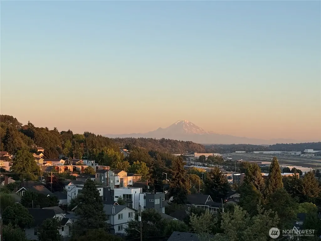 5560 15th Avenue S Seattle WA 98108