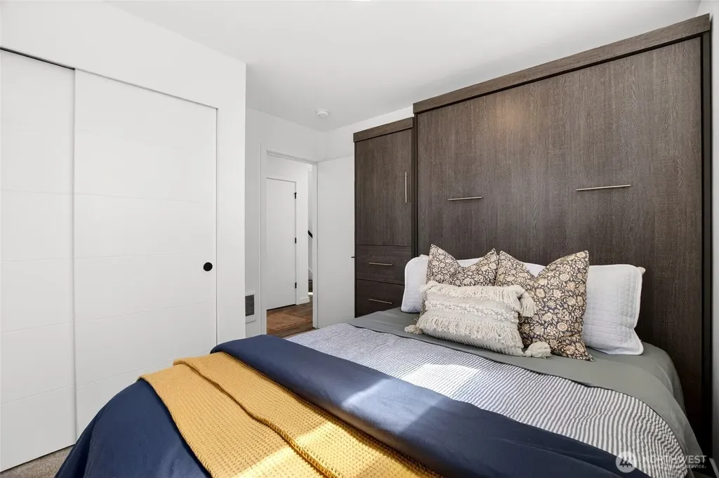 5560 15th Avenue S Seattle WA 98108