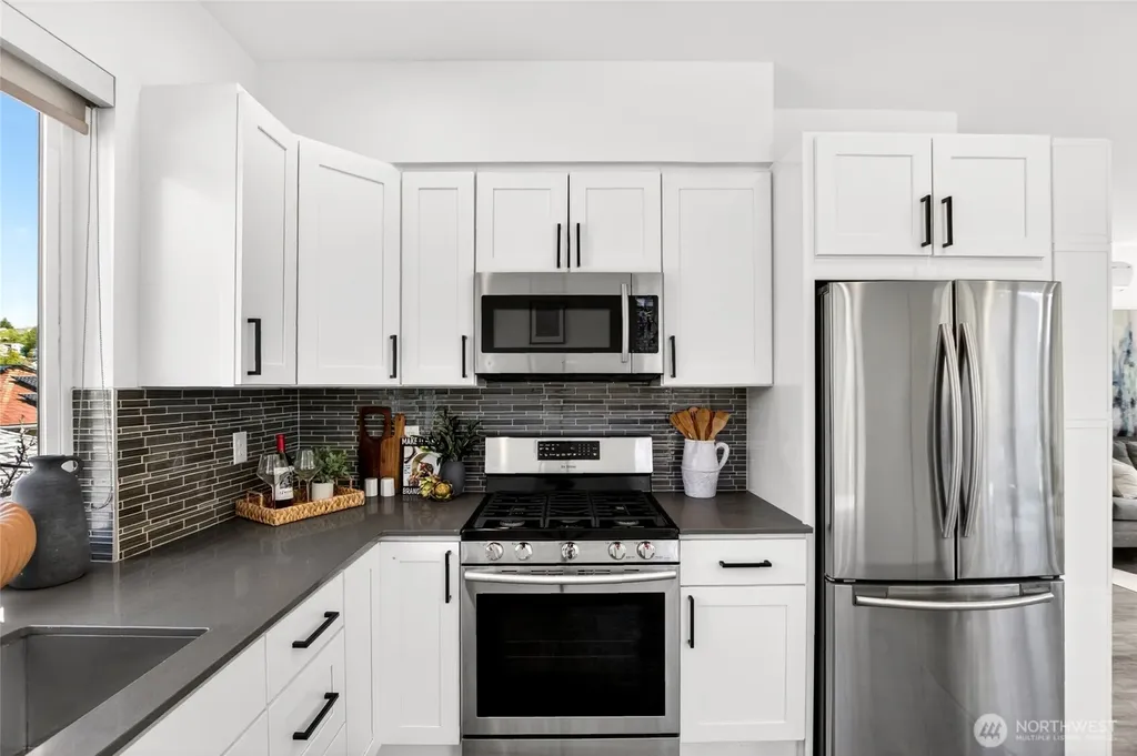 5560 15th Avenue S Seattle WA 98108