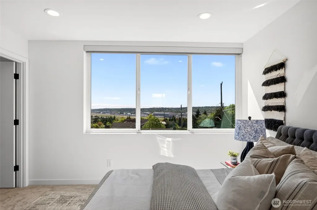 5560 15th Avenue S Seattle WA 98108