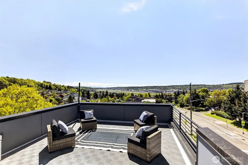 5560 15th Avenue S Seattle WA 98108
