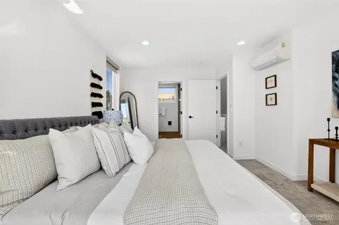 5560 15th Avenue S Seattle WA 98108