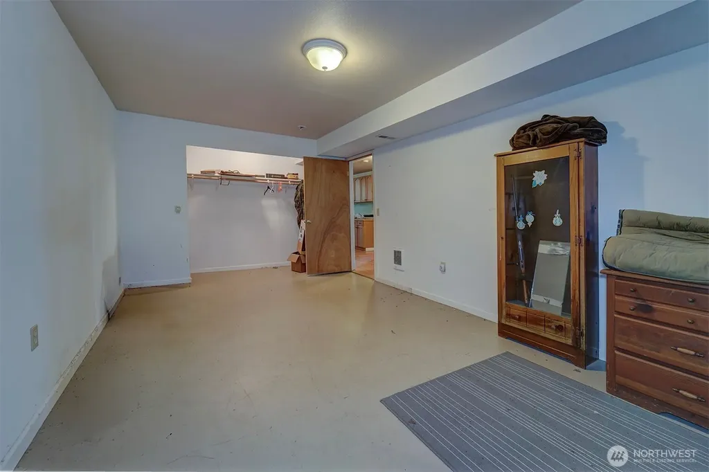 31481 Night Owl Avenue NE Kingston WA 98346