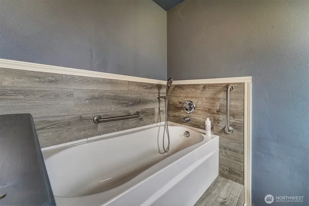 31481 Night Owl Avenue NE Kingston WA 98346
