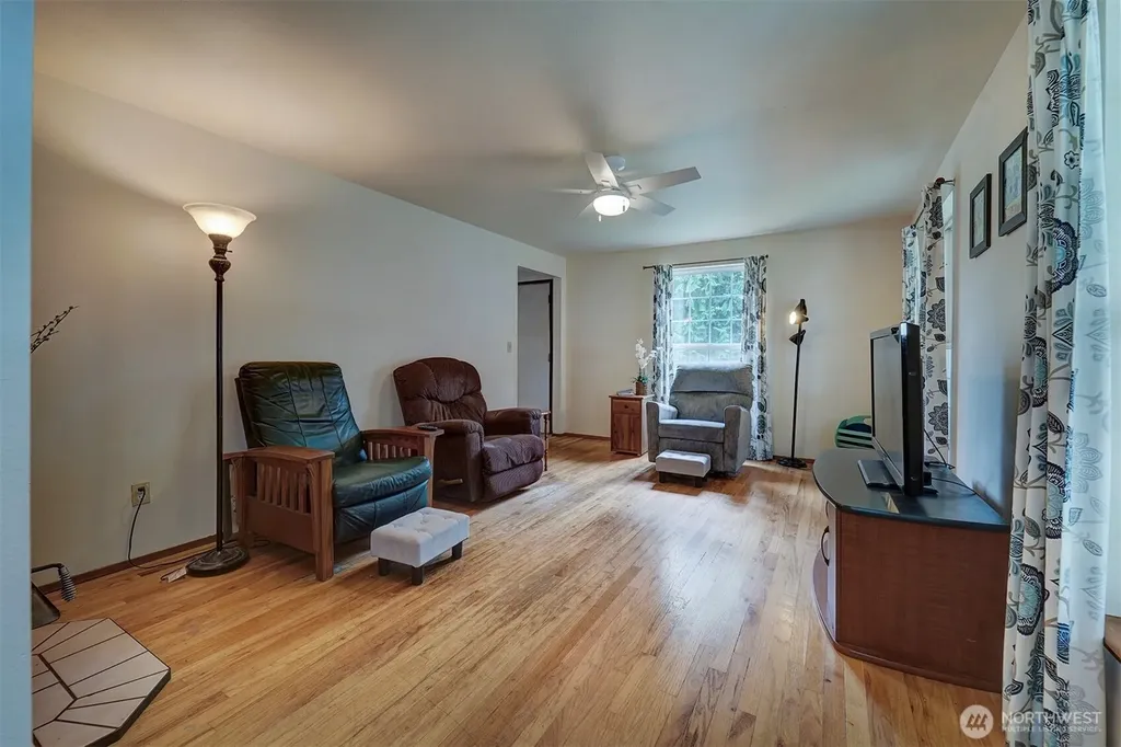 31481 Night Owl Avenue NE Kingston WA 98346