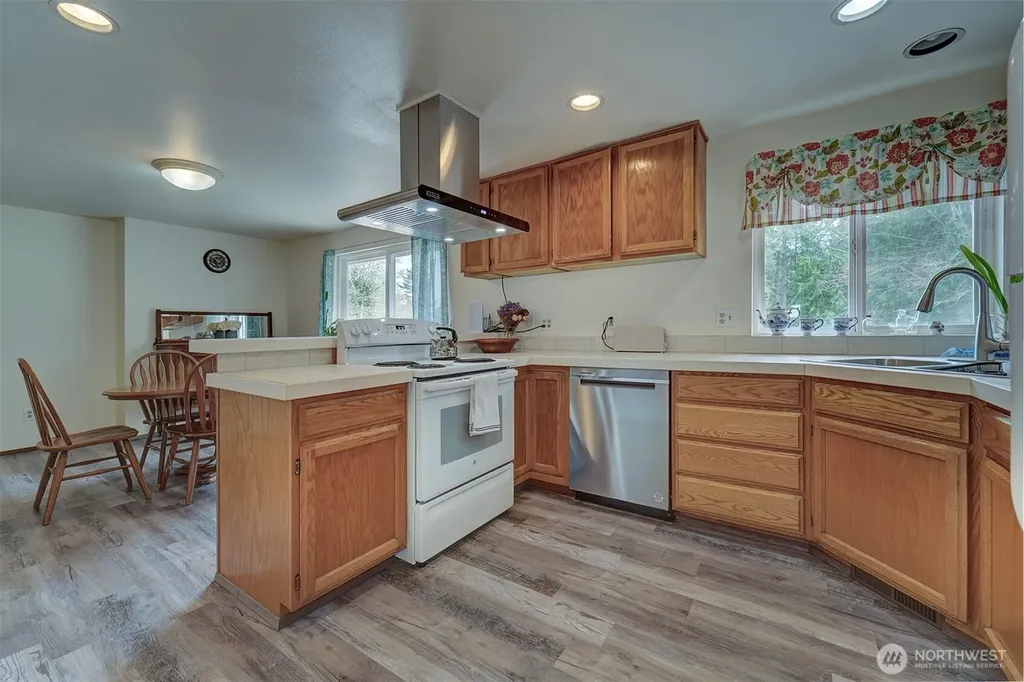 31481 Night Owl Avenue NE Kingston WA 98346