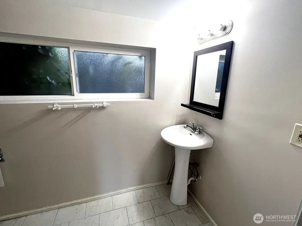 17930 Military Road S Seatac WA 98188