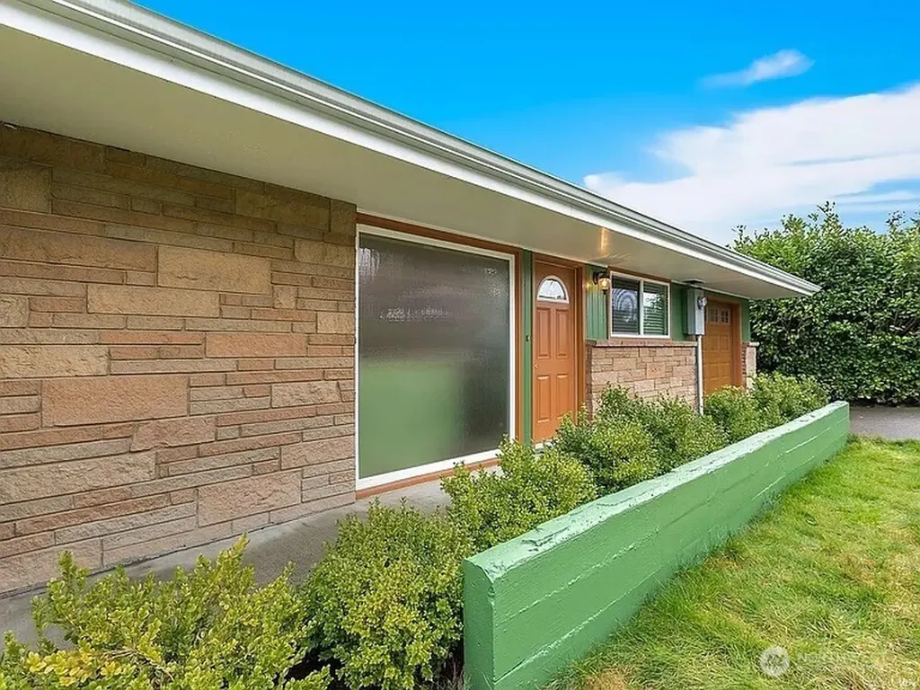 17930 Military Road S Seatac WA 98188