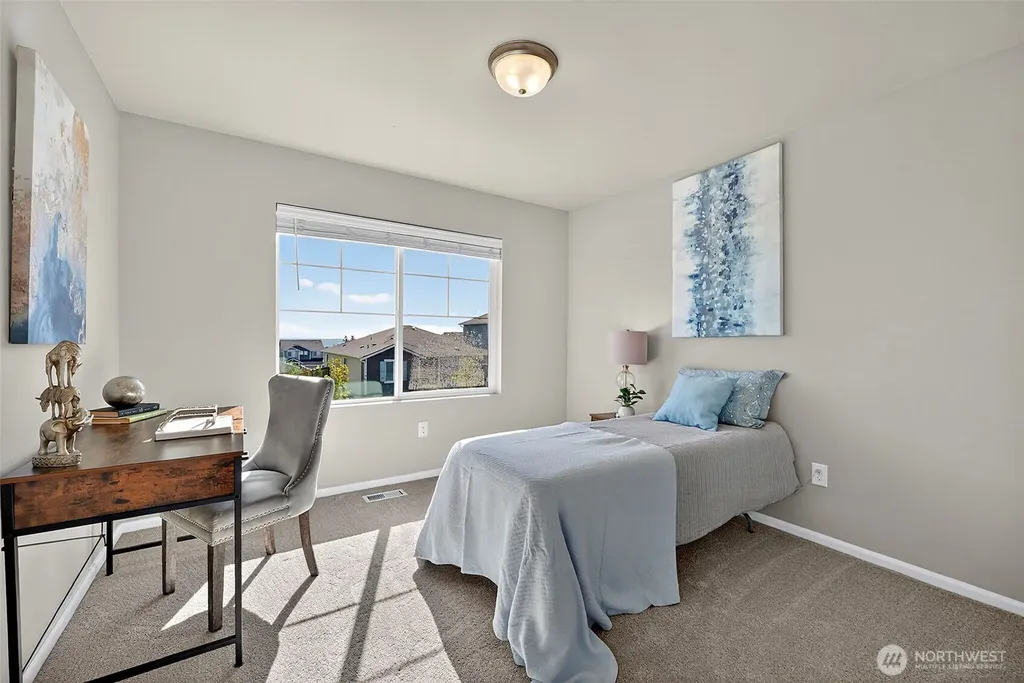 1472 Baker Heights Loop Bremerton WA 98312