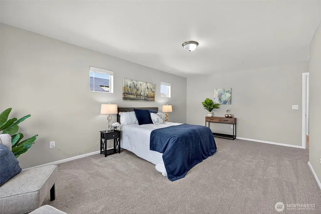 1472 Baker Heights Loop Bremerton WA 98312