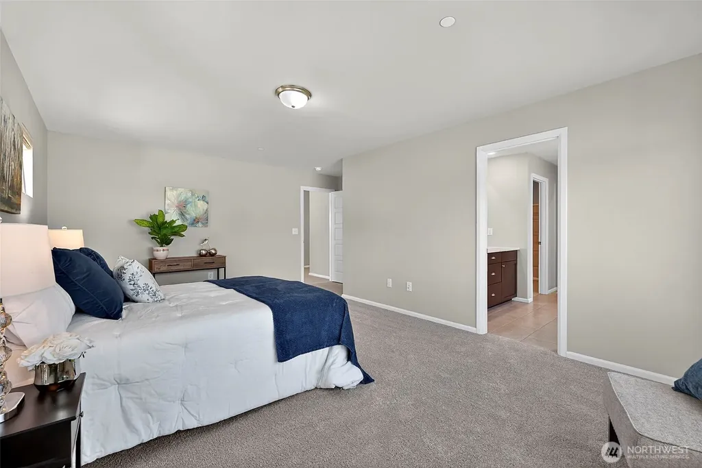 1472 Baker Heights Loop Bremerton WA 98312
