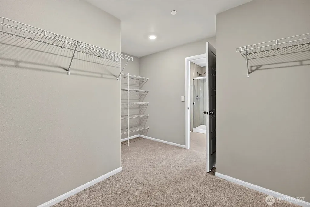 1472 Baker Heights Loop Bremerton WA 98312