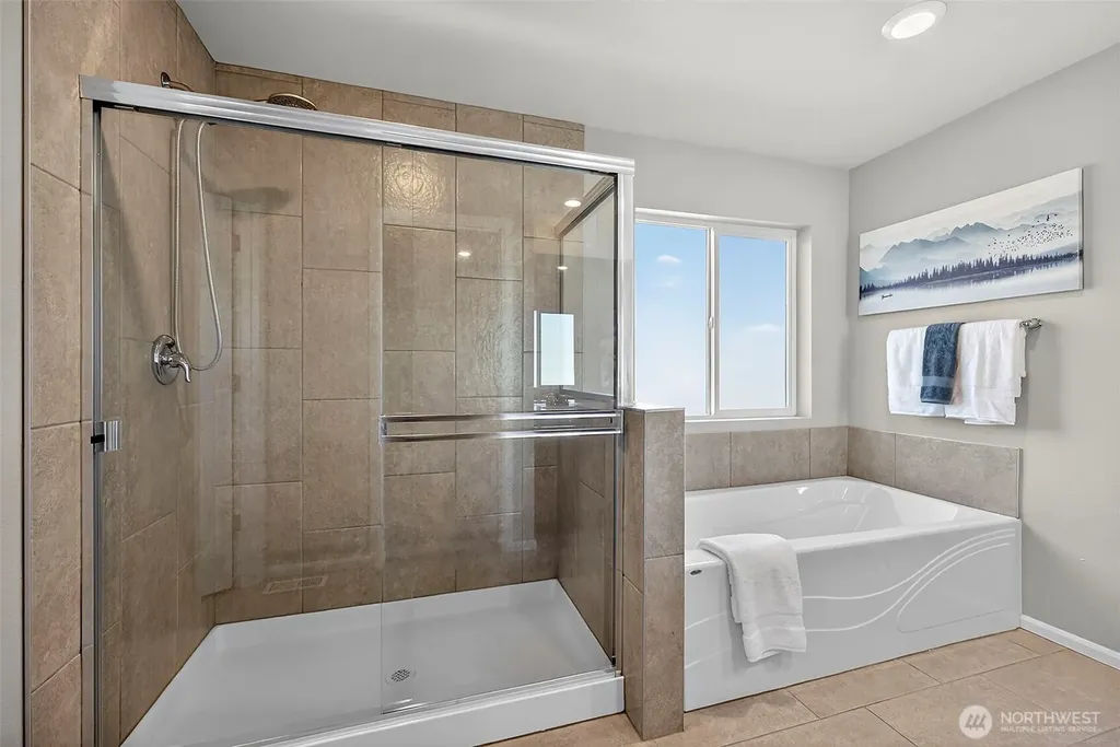 1472 Baker Heights Loop Bremerton WA 98312