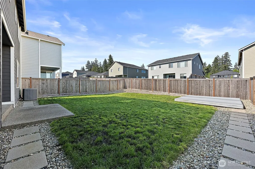 1472 Baker Heights Loop Bremerton WA 98312