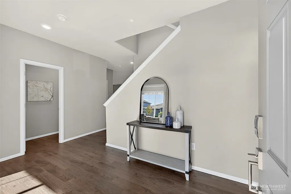 1472 Baker Heights Loop Bremerton WA 98312