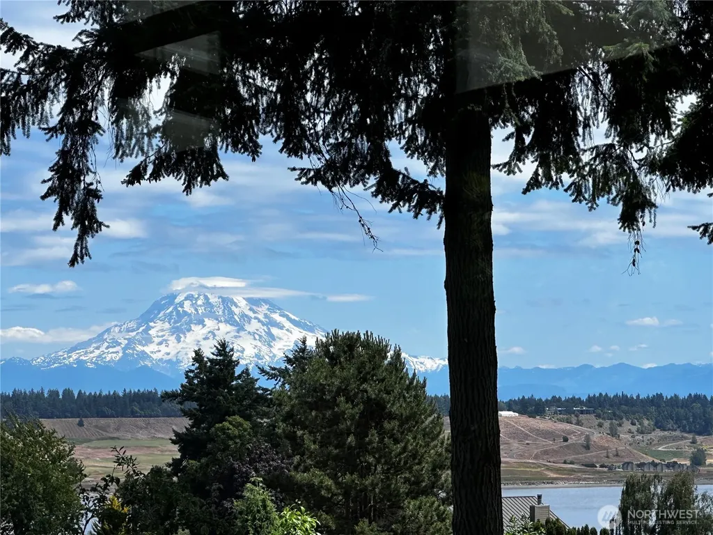 1130 Queets Drive Fox Island WA 98333
