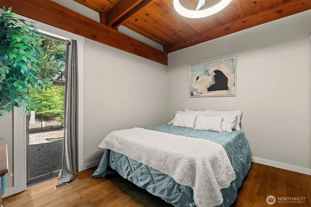 1130 Queets Drive Fox Island WA 98333