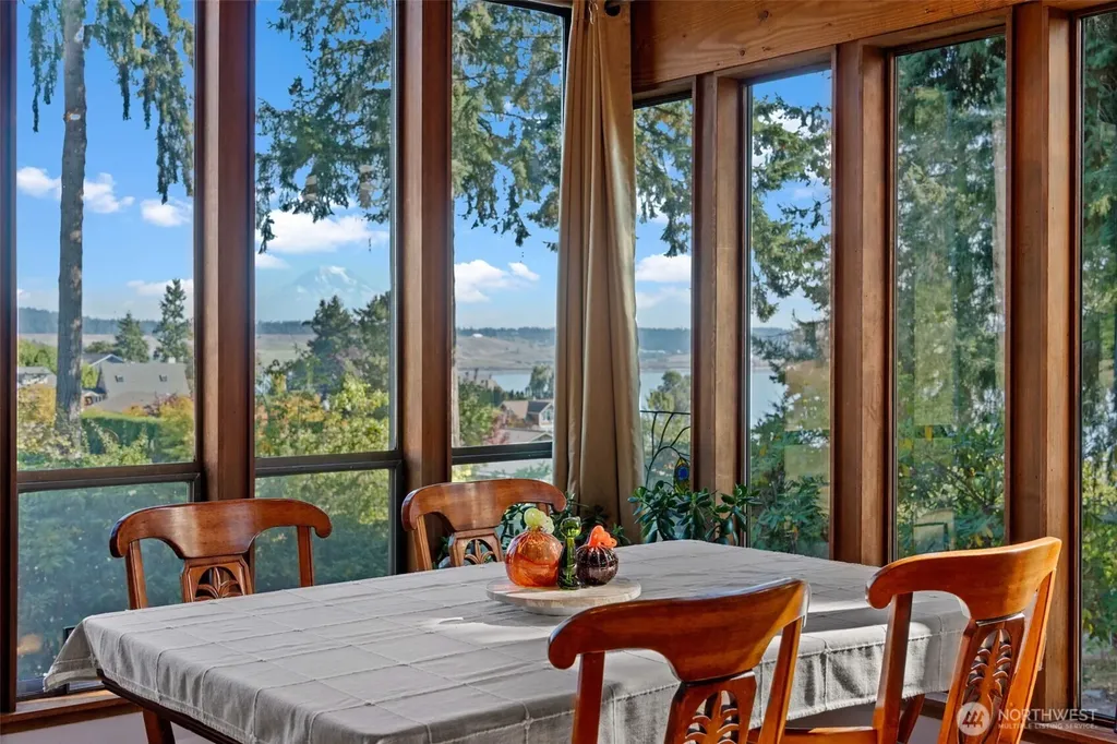 1130 Queets Drive Fox Island WA 98333