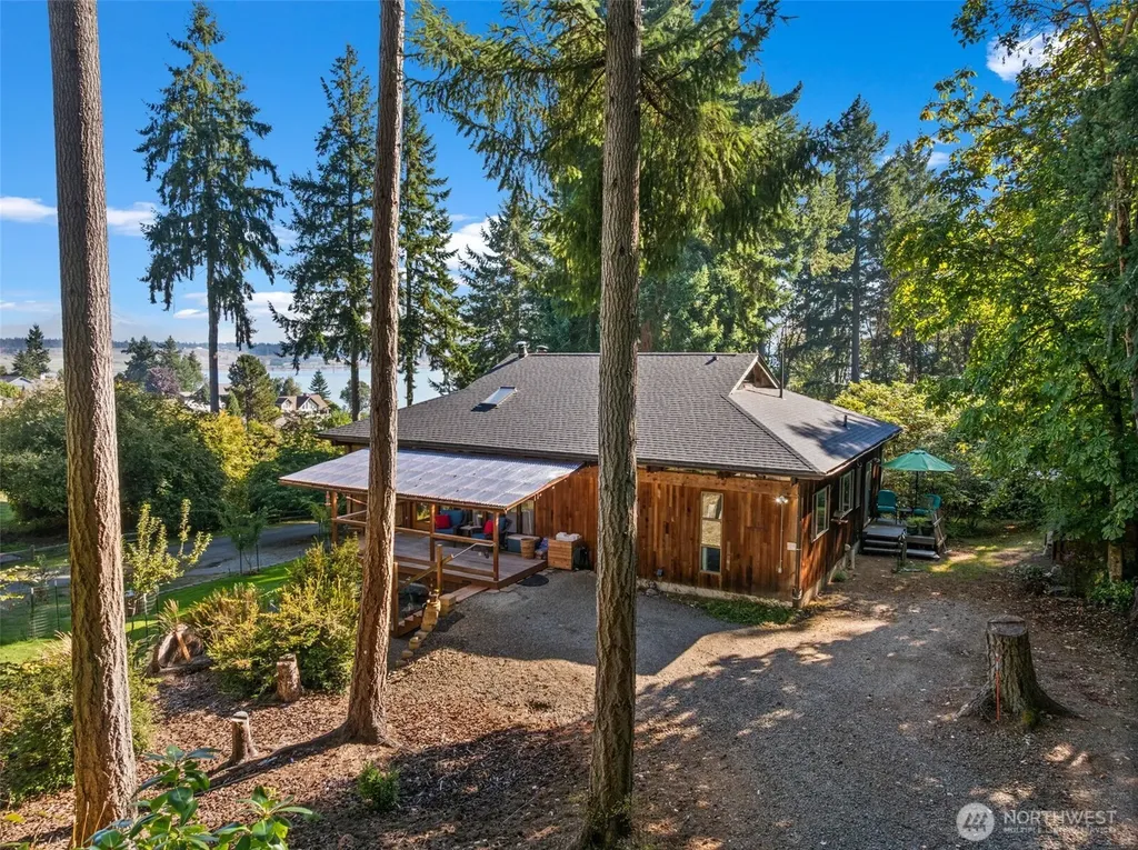 1130 Queets Drive Fox Island WA 98333