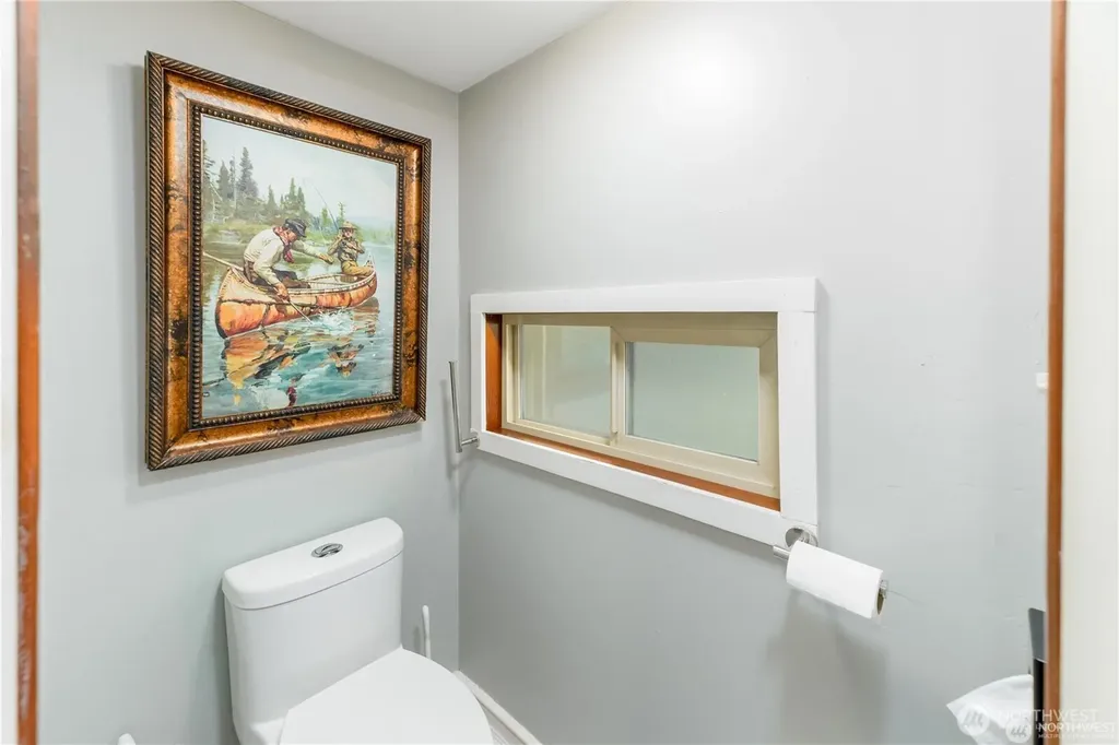 17 Thompson Point Road Port Angeles WA 98363