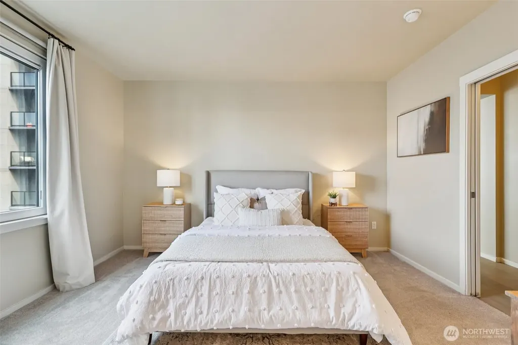 76 Cedar Street Seattle WA 98121