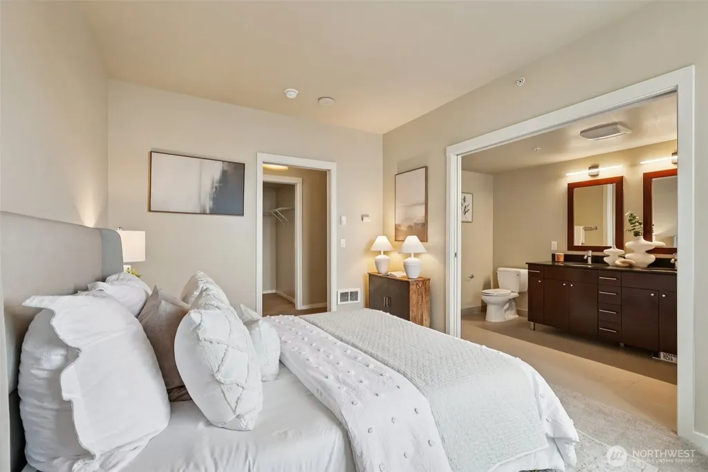 76 Cedar Street Seattle WA 98121